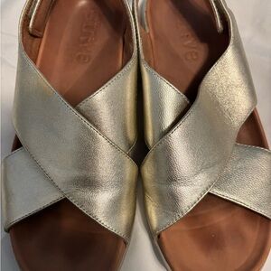 STRIVE Women's Metallic Gold Crossover Slide Sandals 8.5